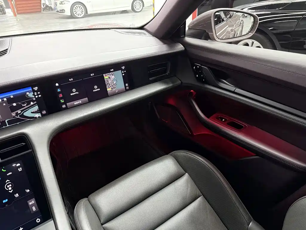 Porsche Taycan 2021 — фото 10