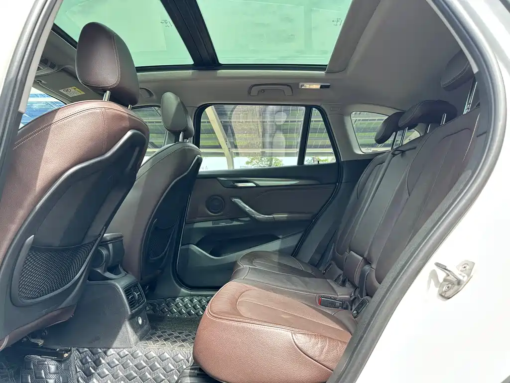 BMW X1 2018 — фото 11