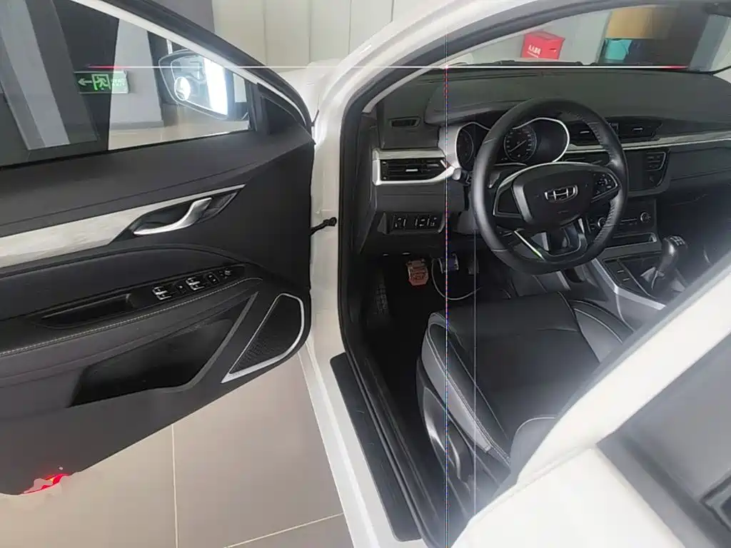 Geely Emgrand 2020 — фото 16