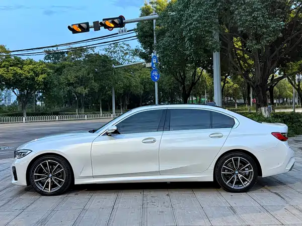 BMW 3 Series 2021