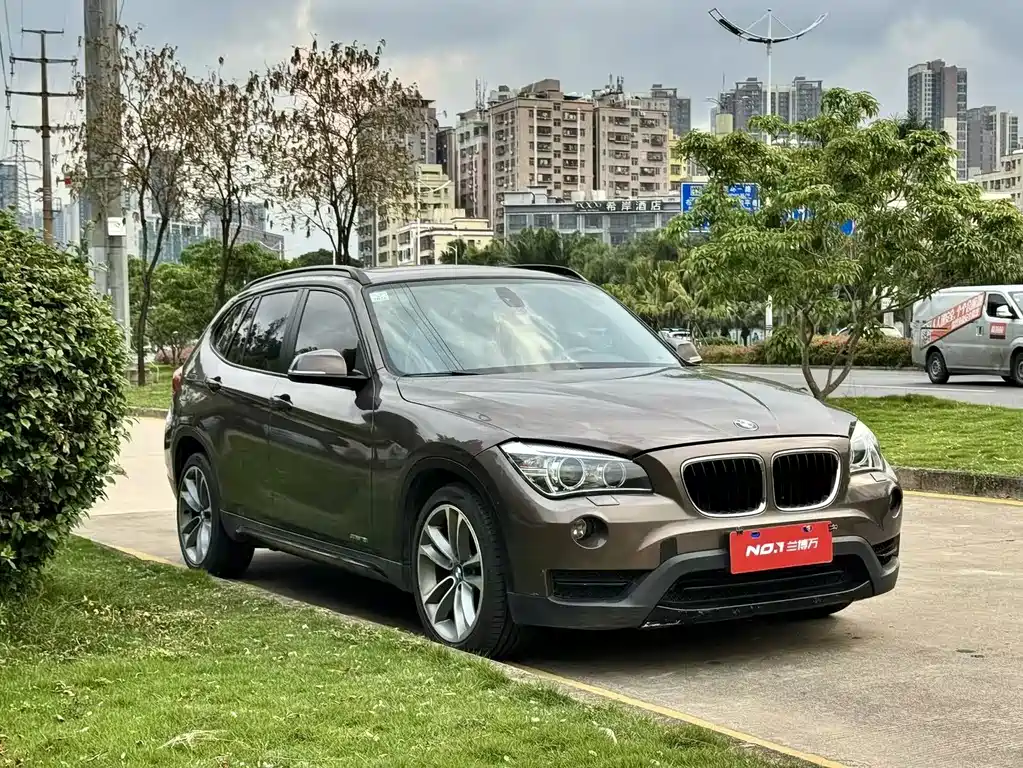 BMW X1 2015 — фото 11