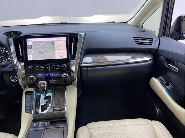 Toyota Alphard 2020