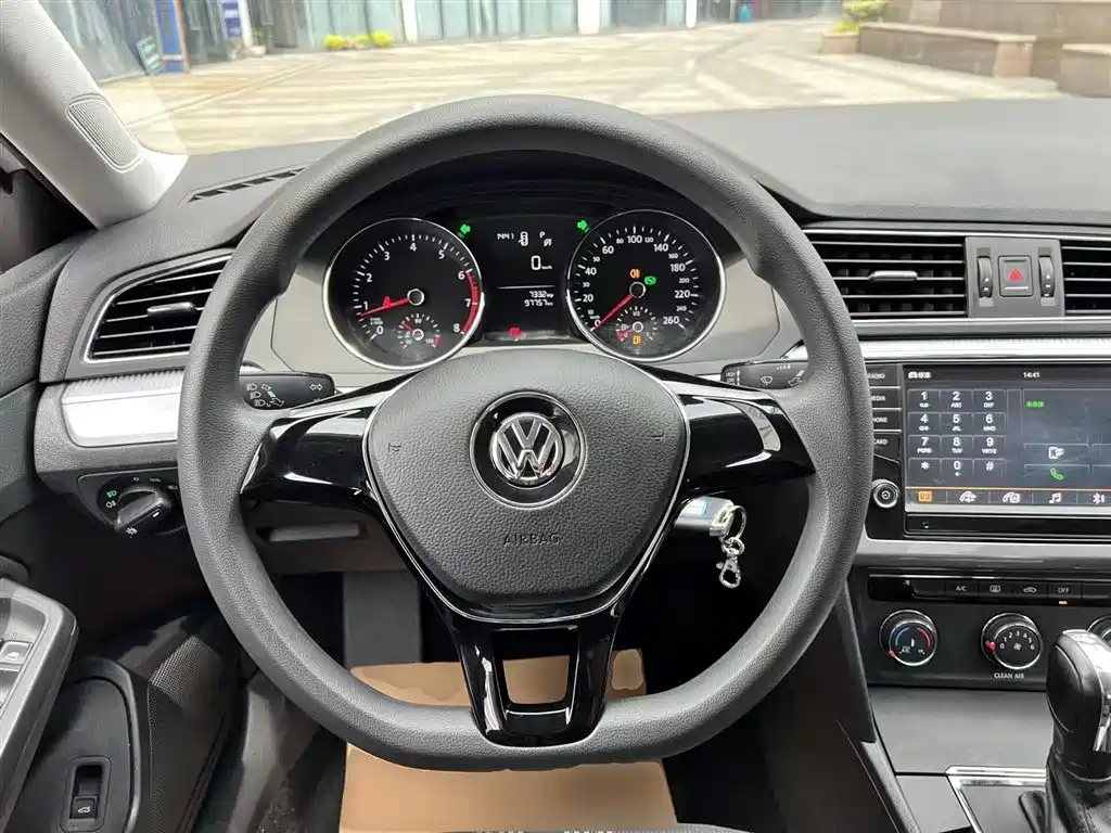 Volkswagen Lamando 2018 — фото 11