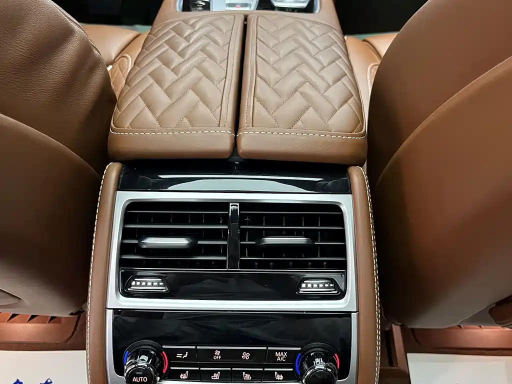 BMW 7 Series 2021 — фото 15