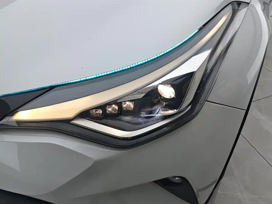 Toyota C-HR 2024 — фото 5