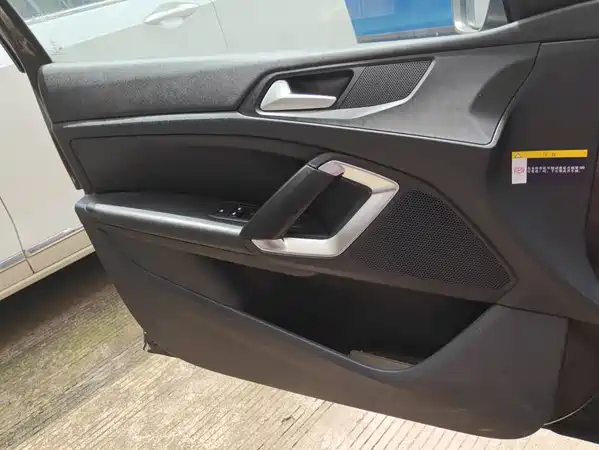 Peugeot 408 2015