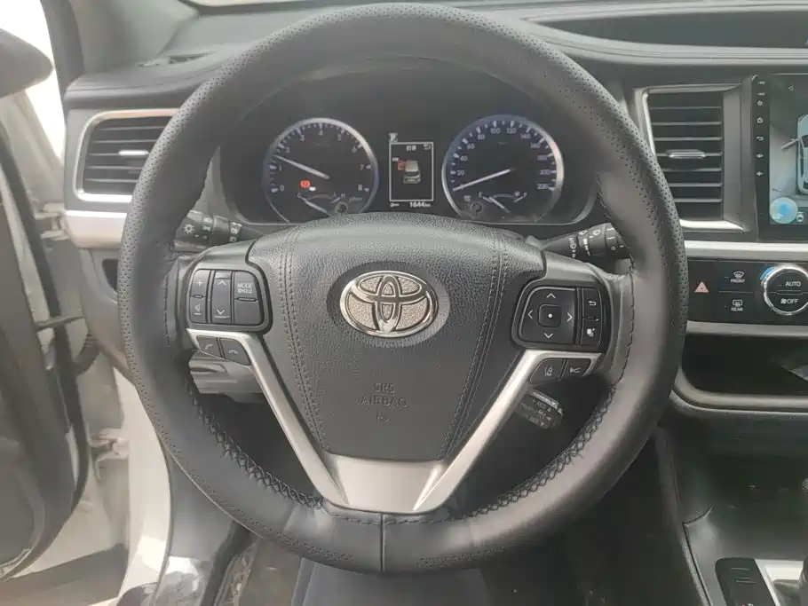 Toyota Highlander 2018 — фото 15