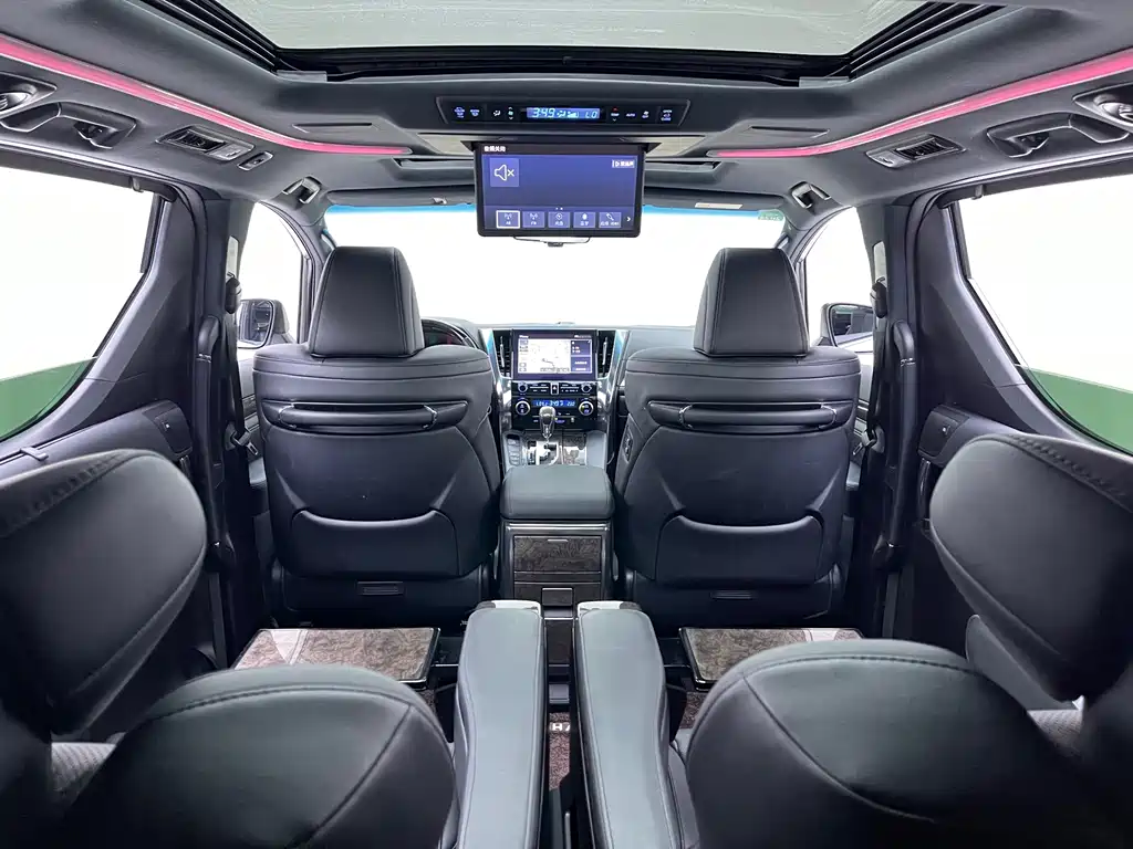 Toyota Alphard 2022 — фото 8