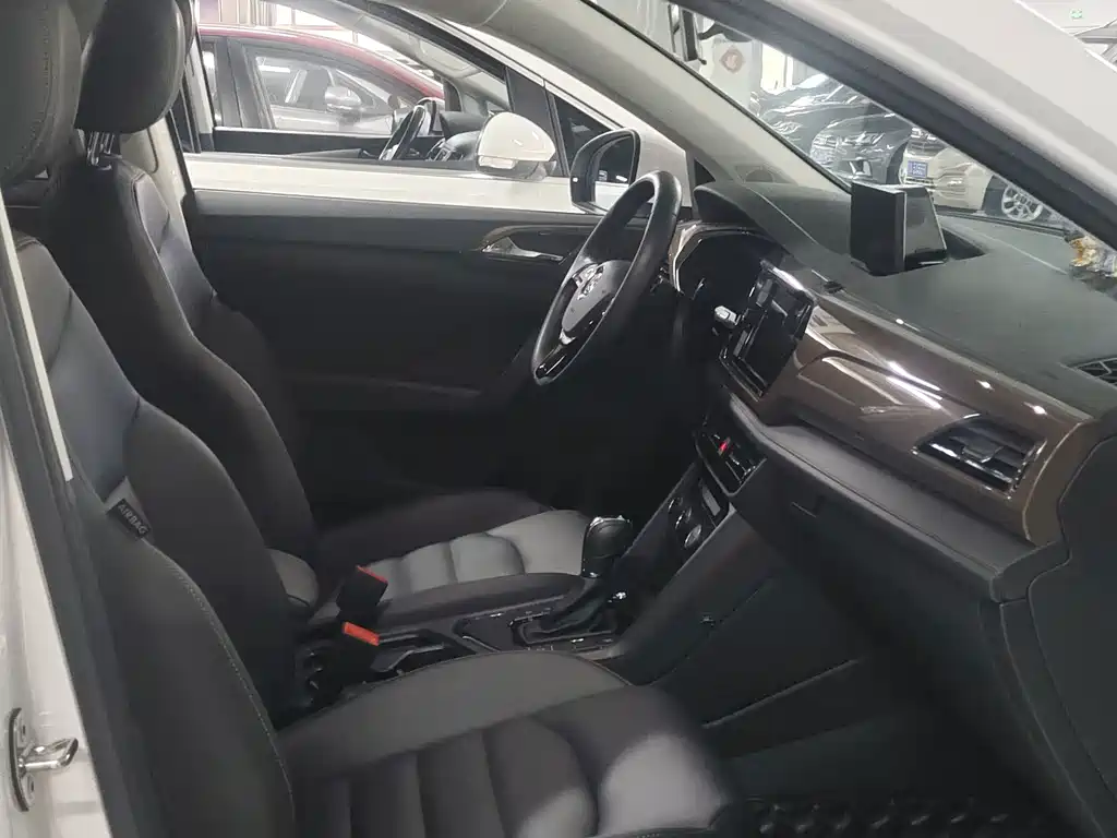 Volkswagen Tharu 2019