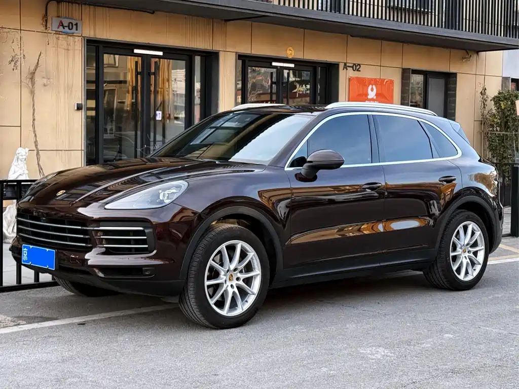 Porsche Cayenne 2018 — фото 1