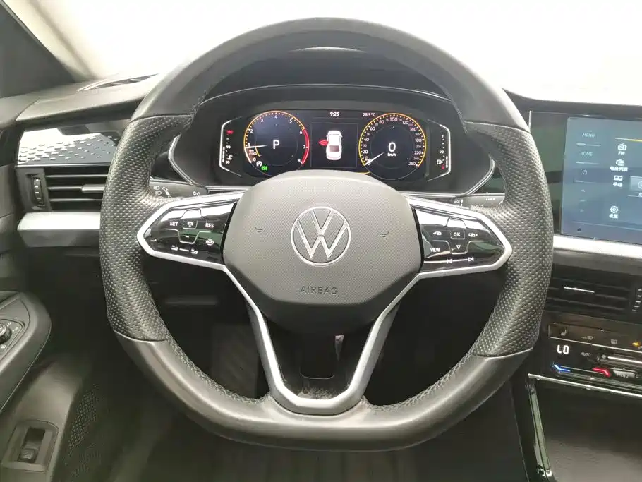 Volkswagen Passat 2024 — фото 15