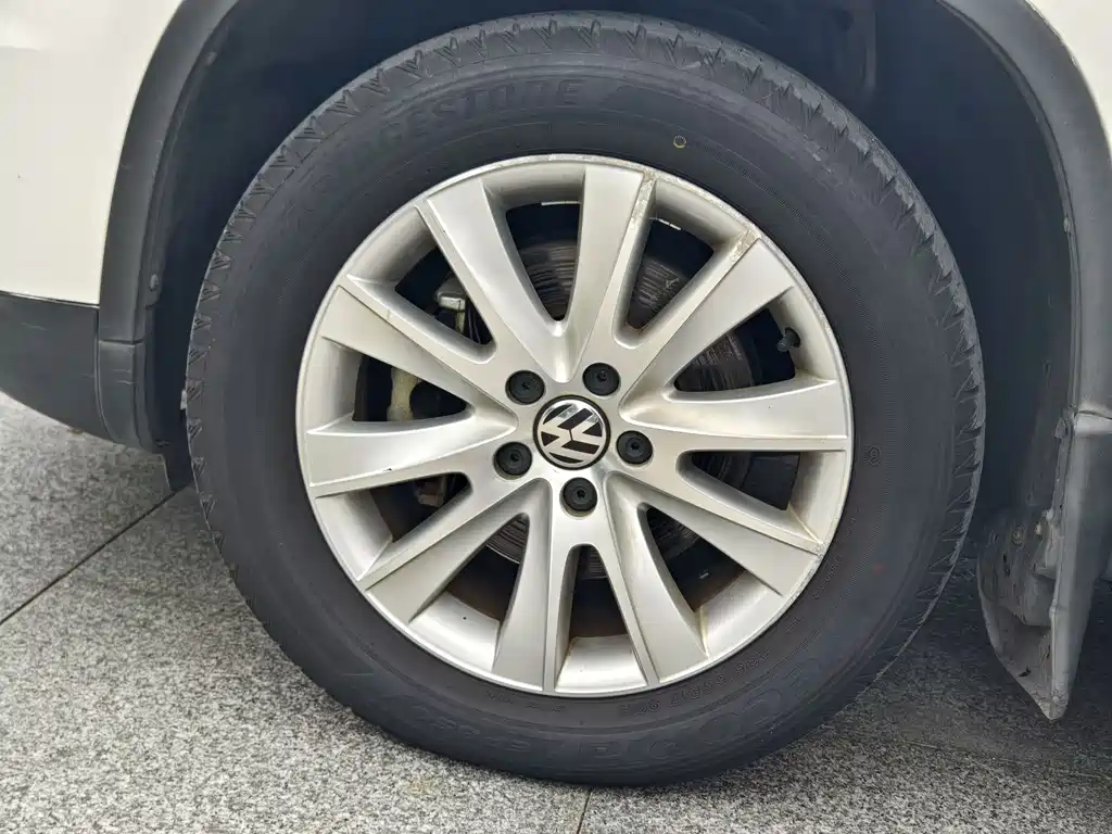 Volkswagen Tiguan 2015 — фото 16