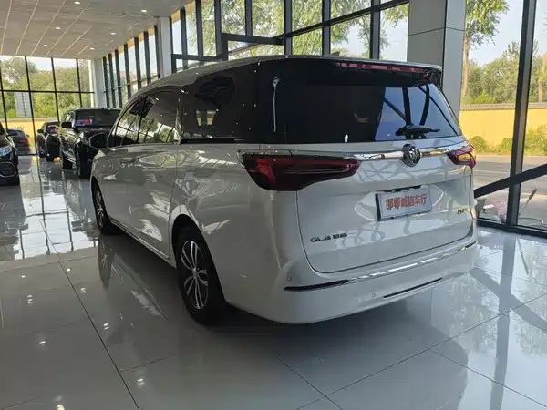 Buick GL8 2024