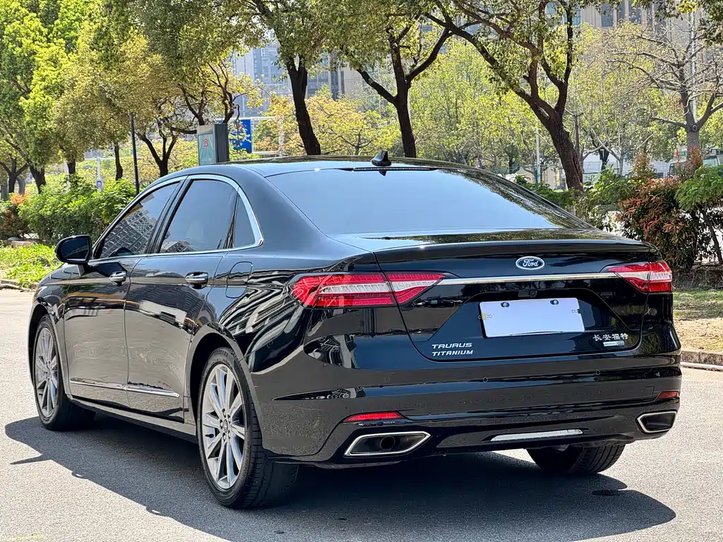 Ford Taurus 2022 — фото 11