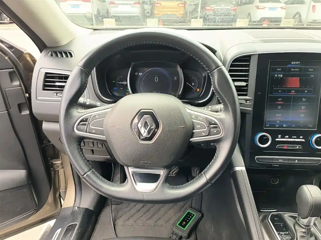 Renault Koleos 2017 — фото 11