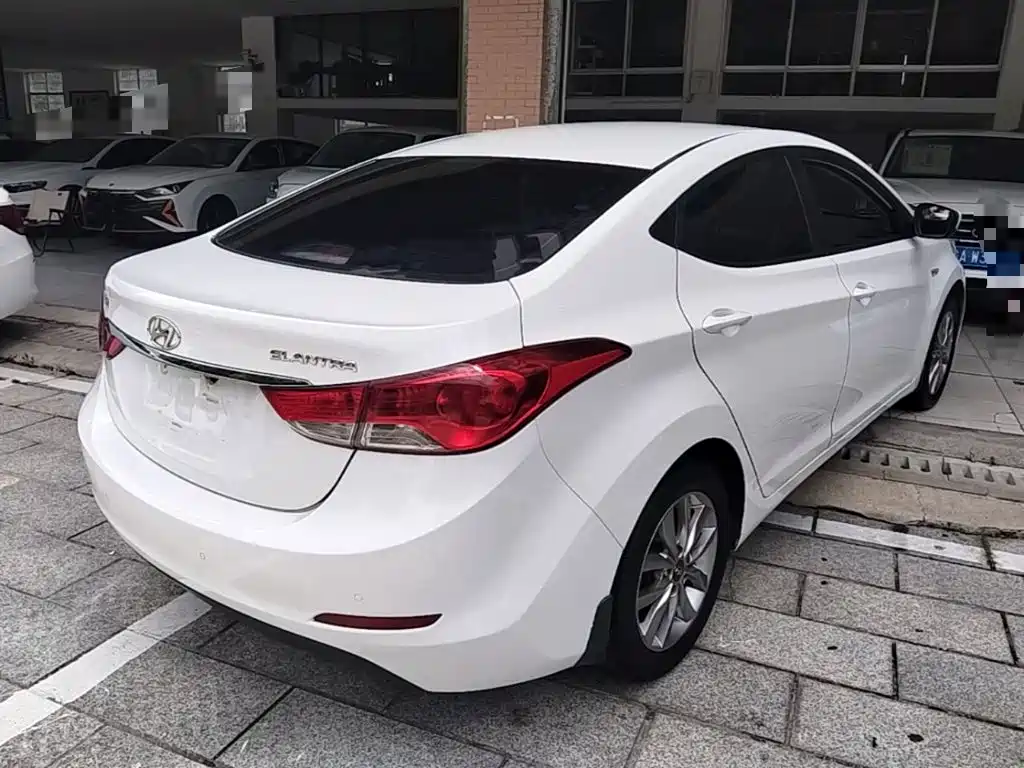 Hyundai Elantra 2016