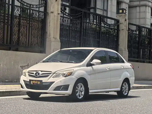 BAIC Motor E Series 2015