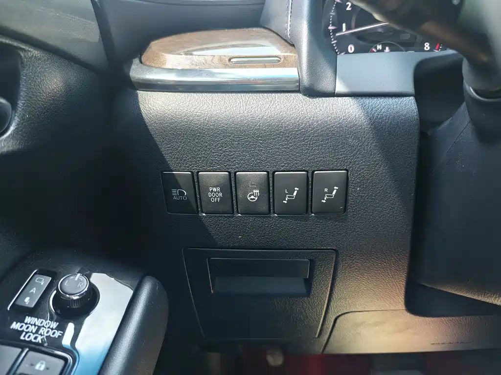 Toyota Alphard 2019 — фото 20