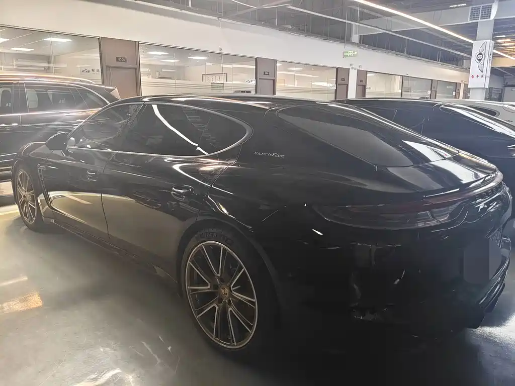 Porsche Panamera 2015 — фото 23