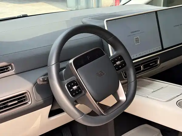 Li Auto MEGA 2025