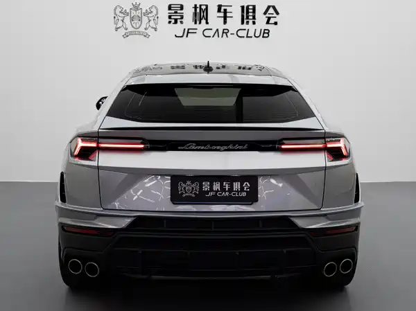Lamborghini Urus 2024