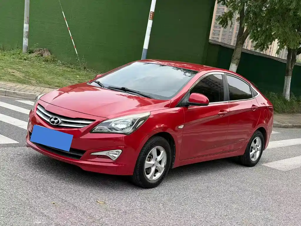 Hyundai Verna 2014 — фото 1