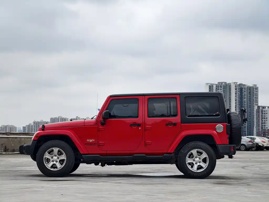 Jeep Wrangler 2016 — фото 24