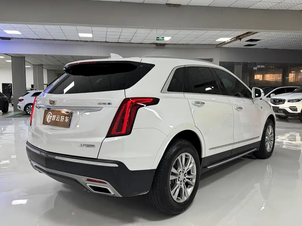Cadillac XT5 2022 — фото 8