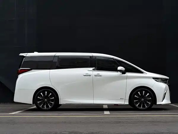 Toyota Alphard 2024