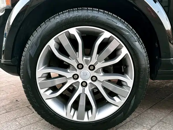 Land Rover Discovery 2011