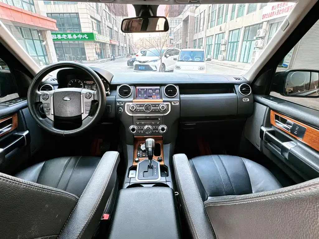 Land Rover Discovery 2011 — фото 13