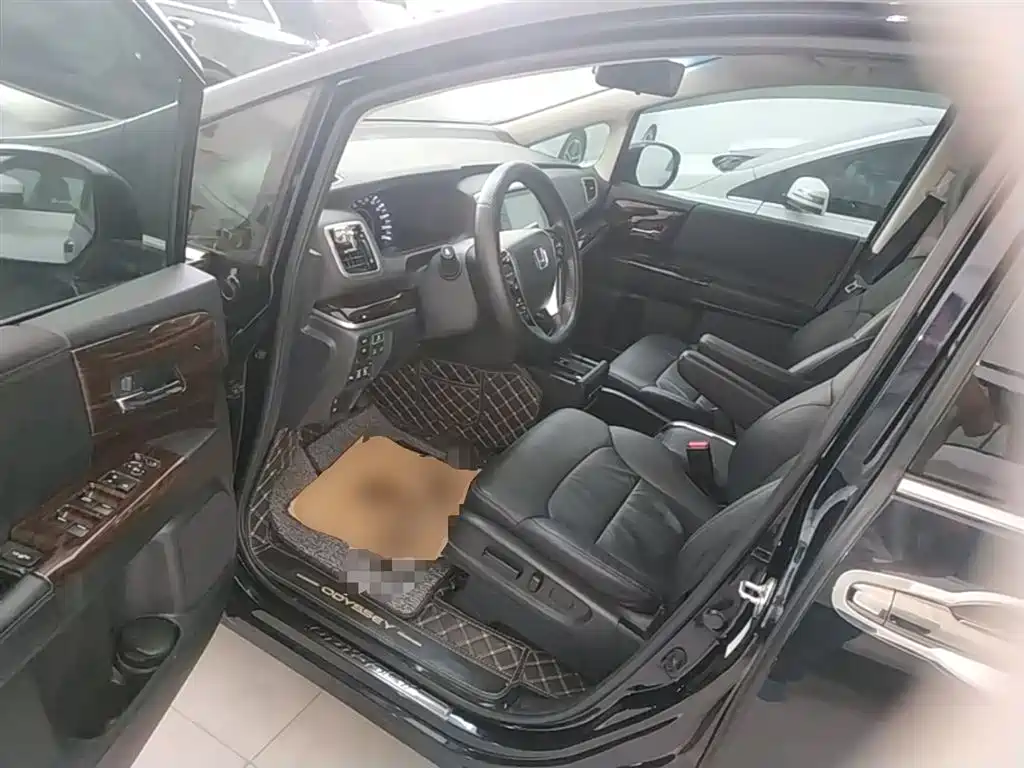 Honda Odyssey 2021 — фото 16