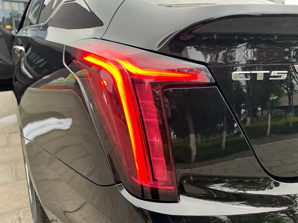 Cadillac CT5 2022 — фото 20