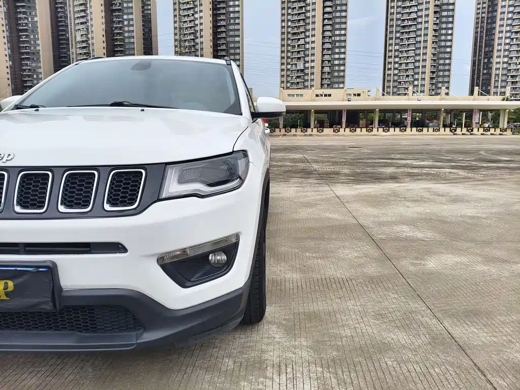 Jeep Compass 2019 — фото 17