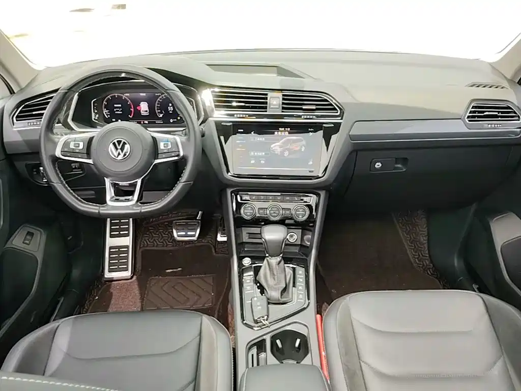 Volkswagen Tiguan L 2021 — фото 10