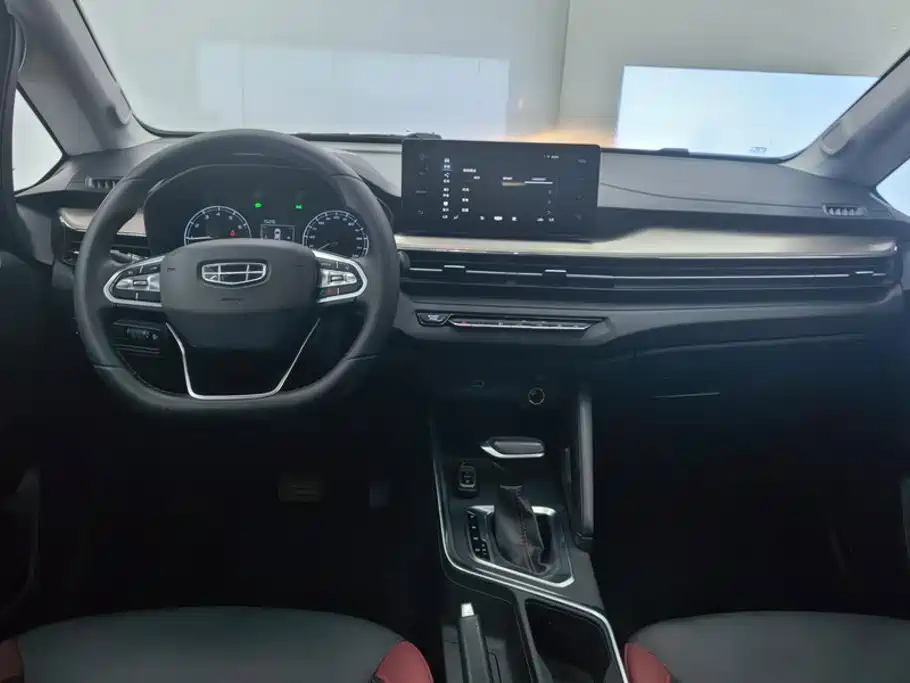Geely Vision X3 2022 — фото 12
