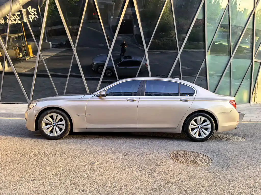 BMW 7 Series 2013 — фото 4