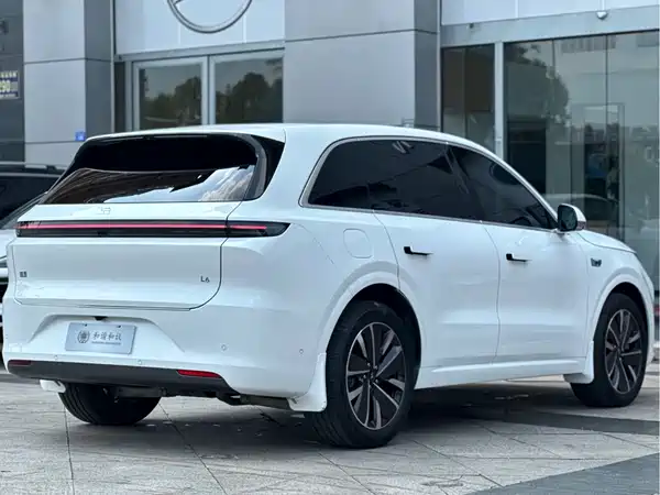 Li Auto L6 2025