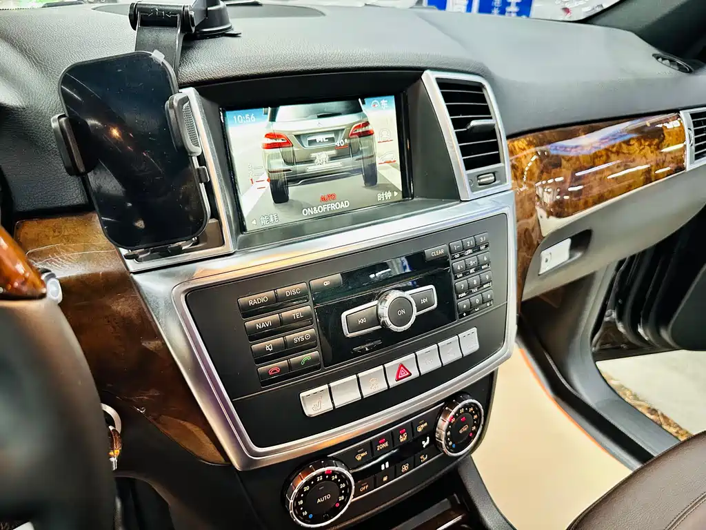 Mercedes-Benz M-Class 2015 — фото 40