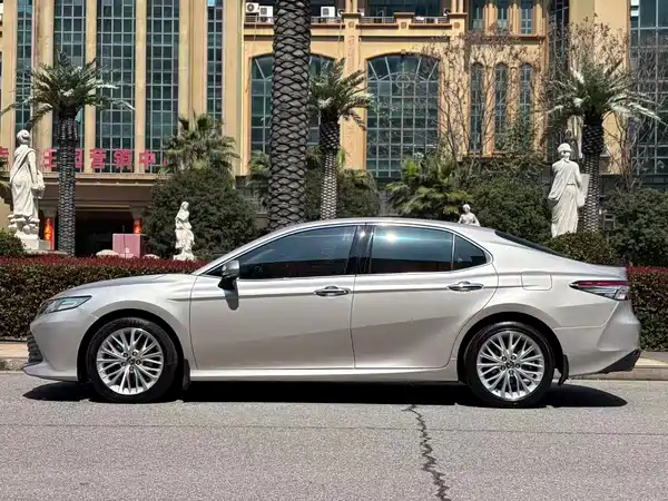 Toyota Camry 2019