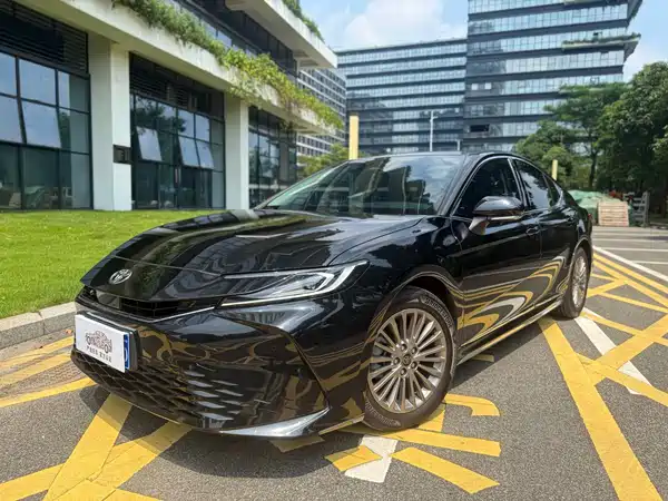 Toyota Camry 2025