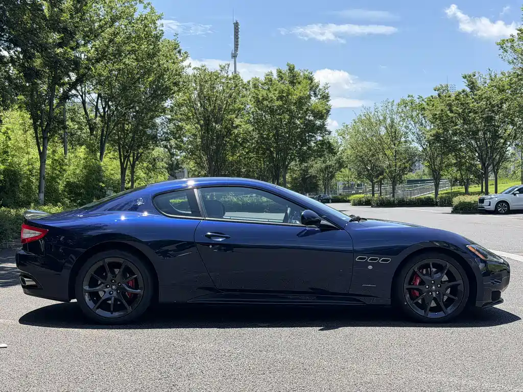 Maserati Granturismo 2016 — фото 15