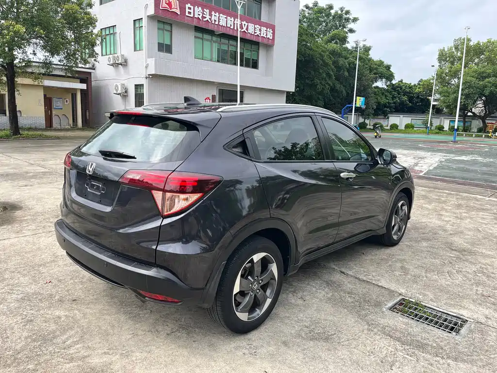 Honda Vezel 2016