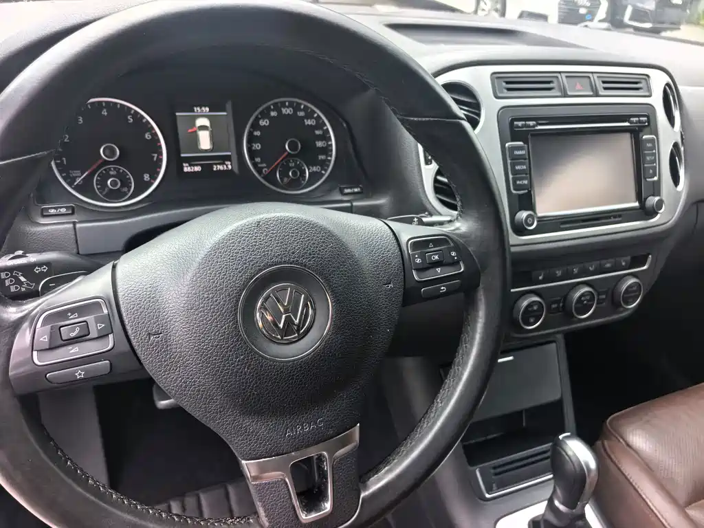 Volkswagen Tiguan 2015 — фото 18