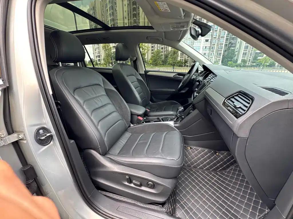 Volkswagen Tiguan L 2018 — фото 11