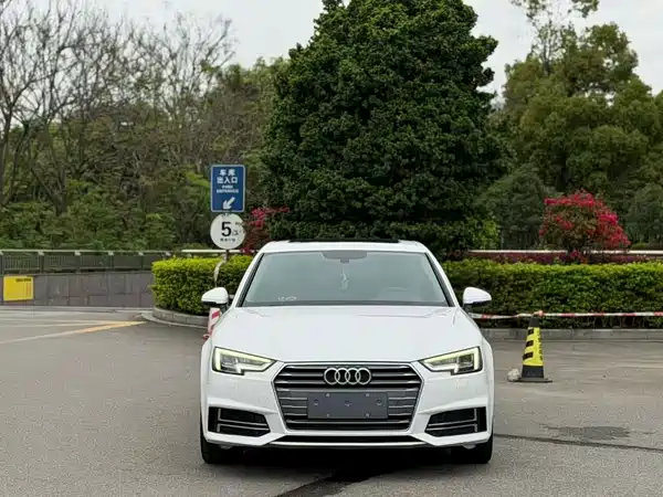 Audi A4L 2018