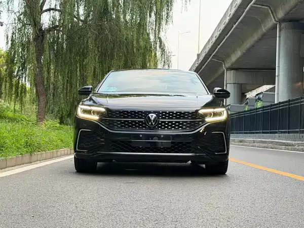 Volkswagen Passat 2023