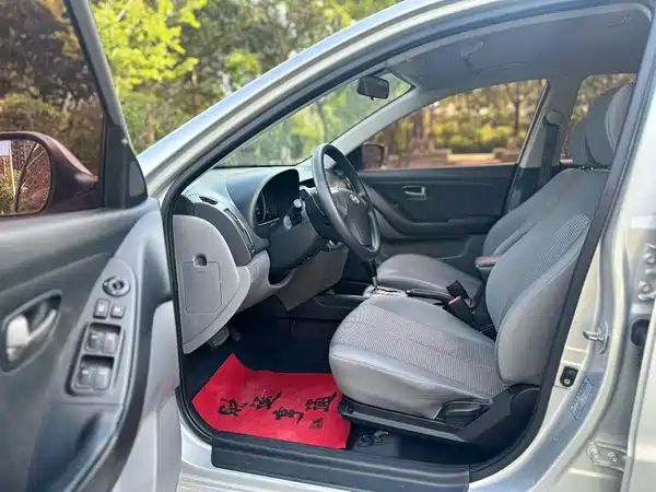 Hyundai Yuedong 2013