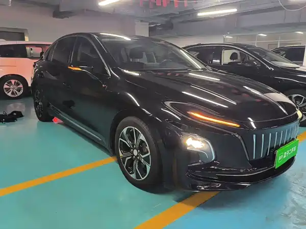 Hongqi E-QM5 2023
