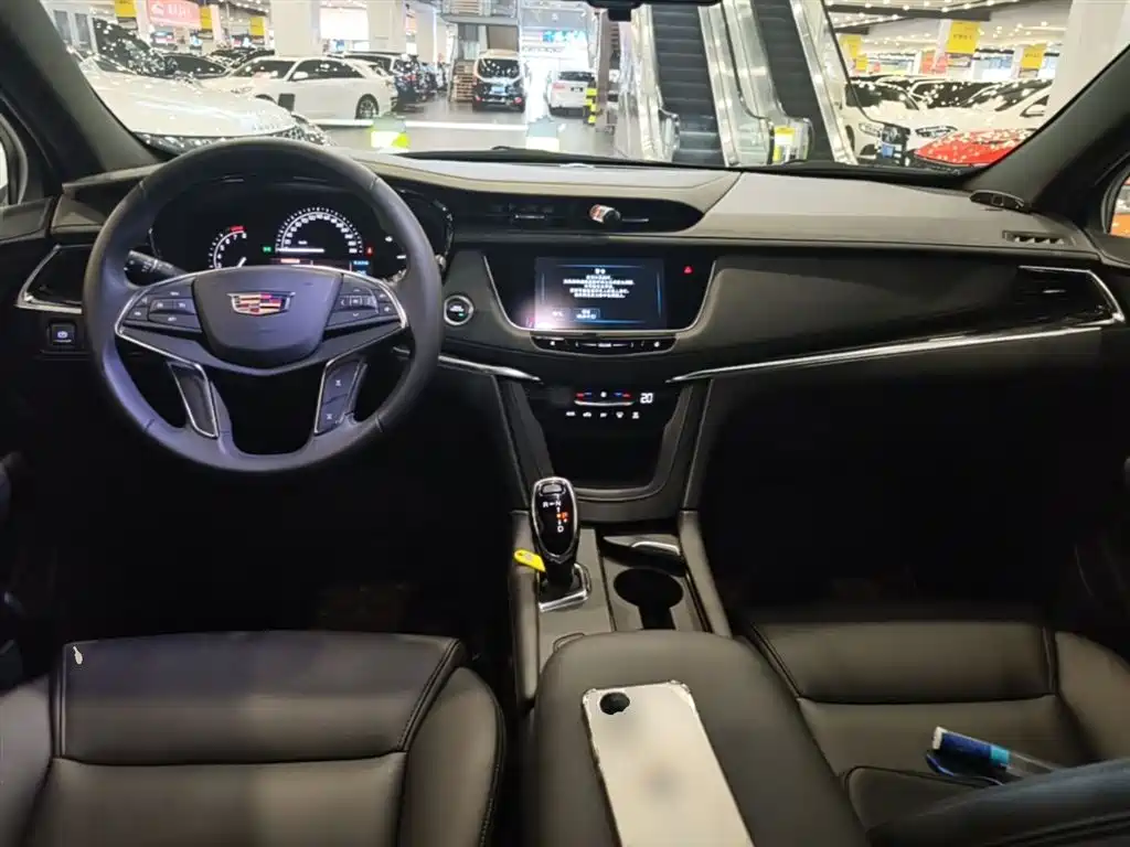 Cadillac XT5 2019 — фото 10